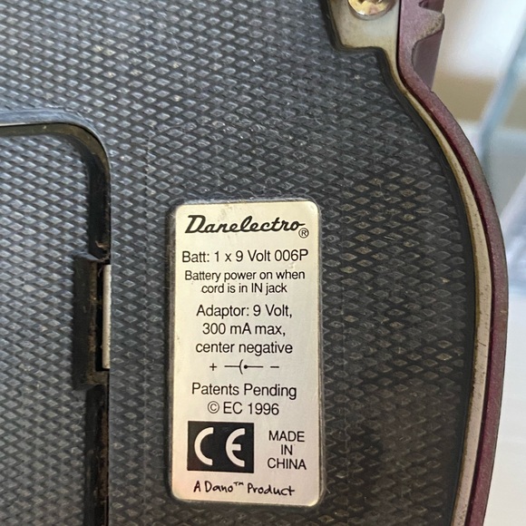 Danelectro FabTone Distortion Overdrive Fuzz Guitar Pedals 9 Volt Red Control - Picture 7 of 12